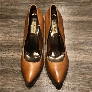 Steven Madden Brown Leather Pumps